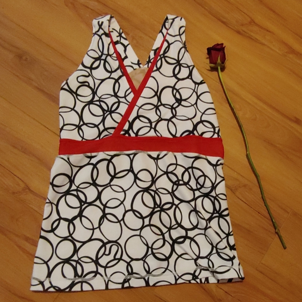 Lululemon workout top